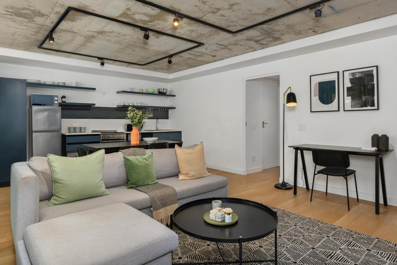 Apartment Fortyonl *