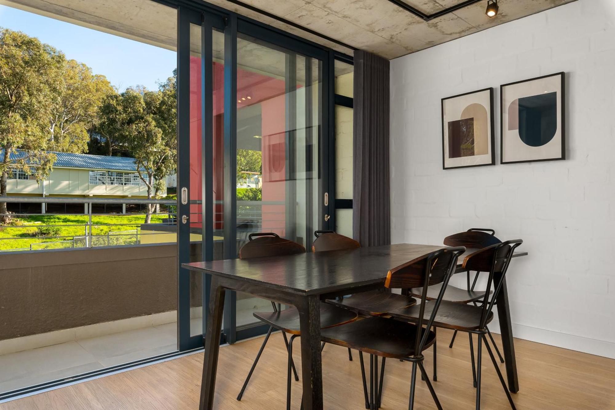 Fortyonl Apartment