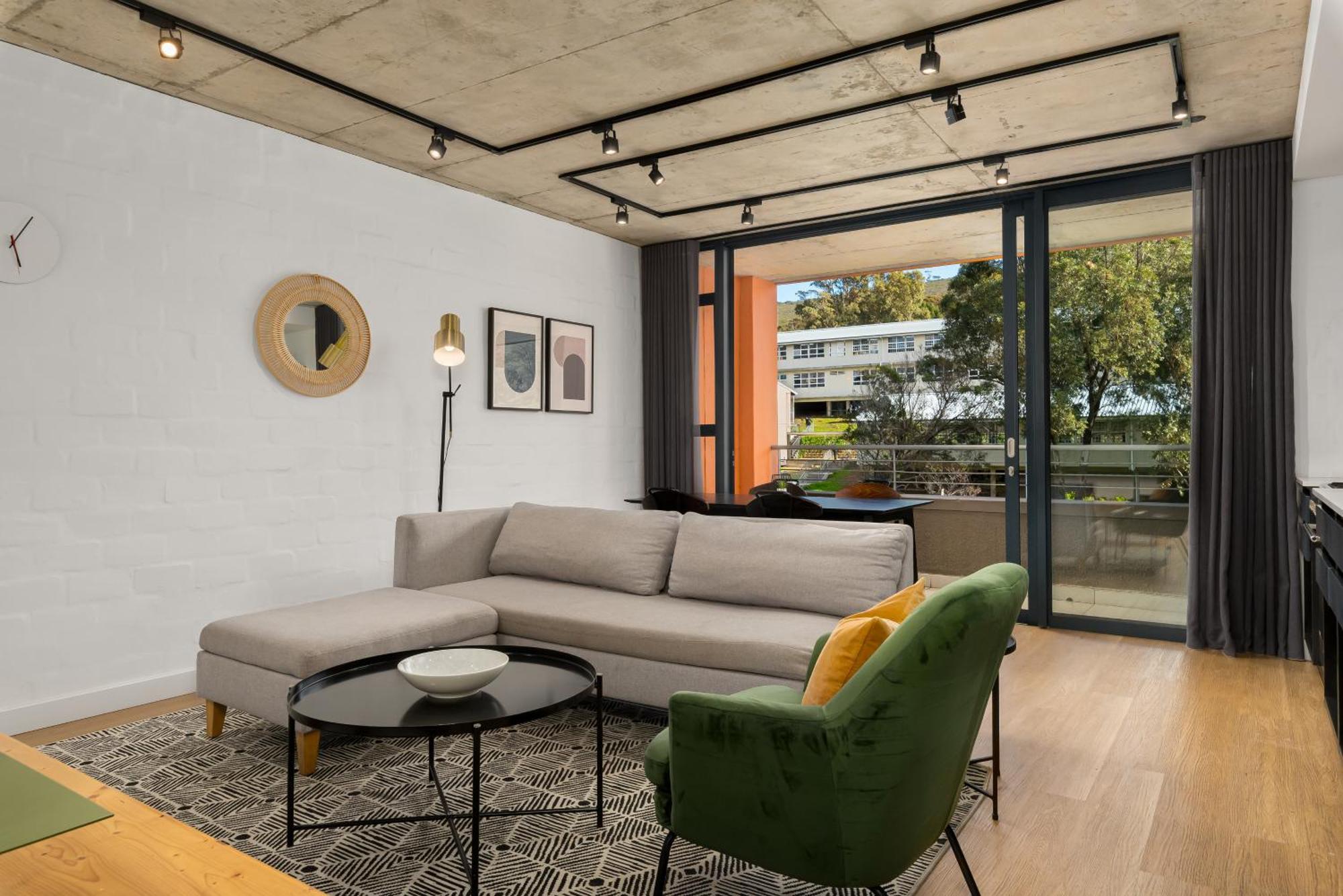 Apartment Fortyonl