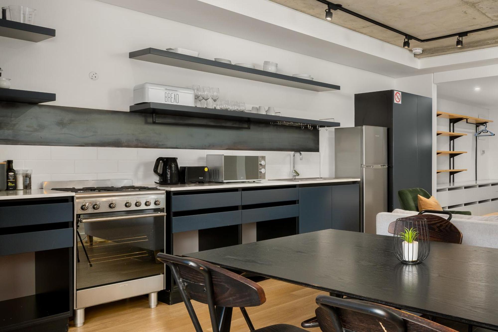 Fortyonl Apartment *