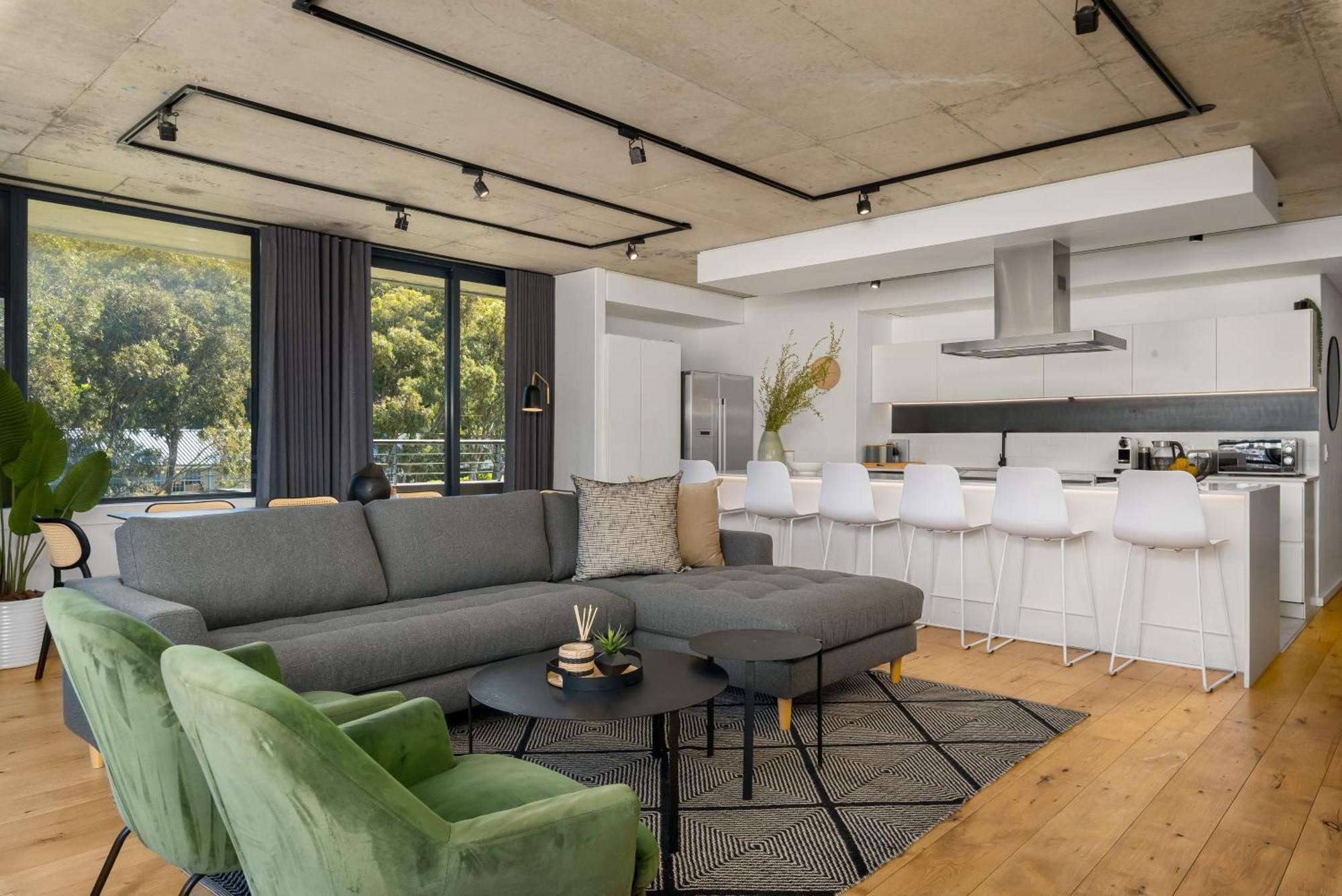 Apartment Fortyonl *